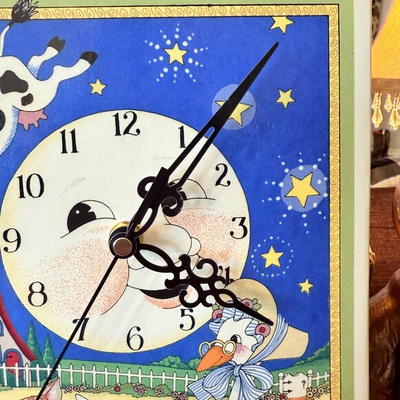 1999 Mary Engelbreit cow jumped over the moon wall clock - Picture 7 of 17